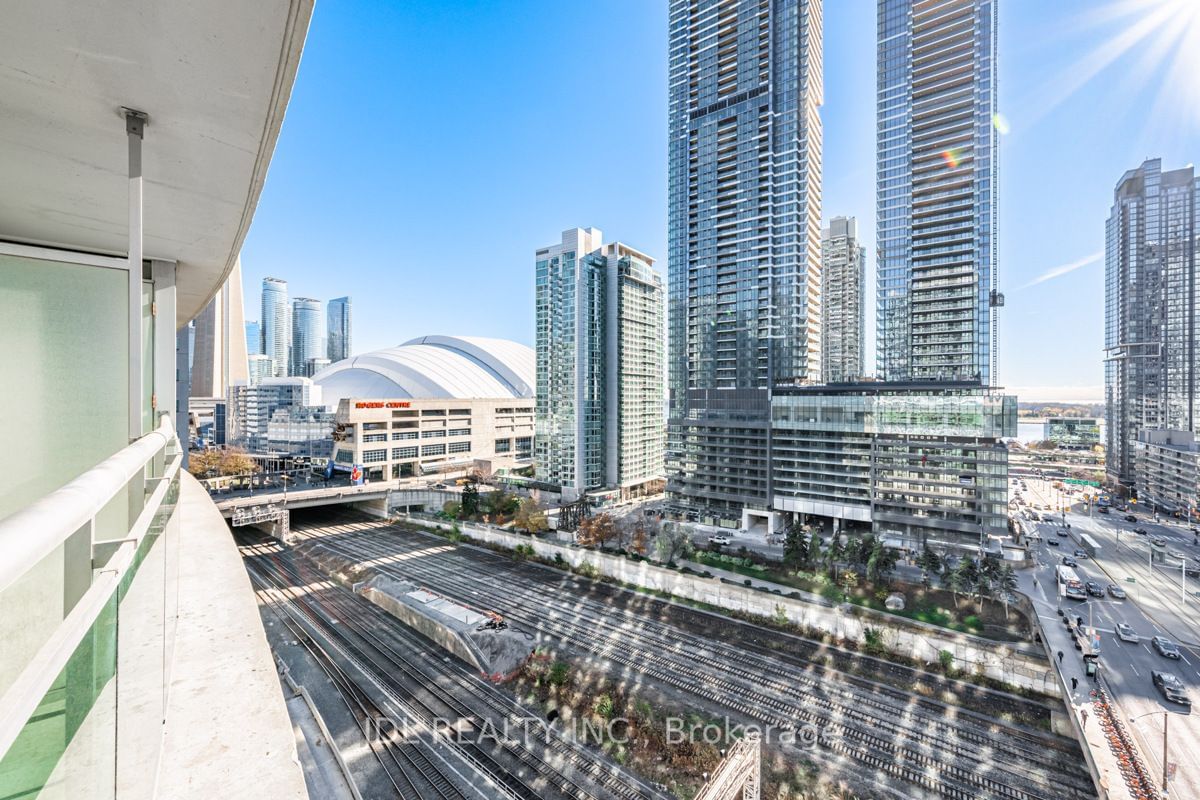 Apex at Cityplace, Downtown, Toronto