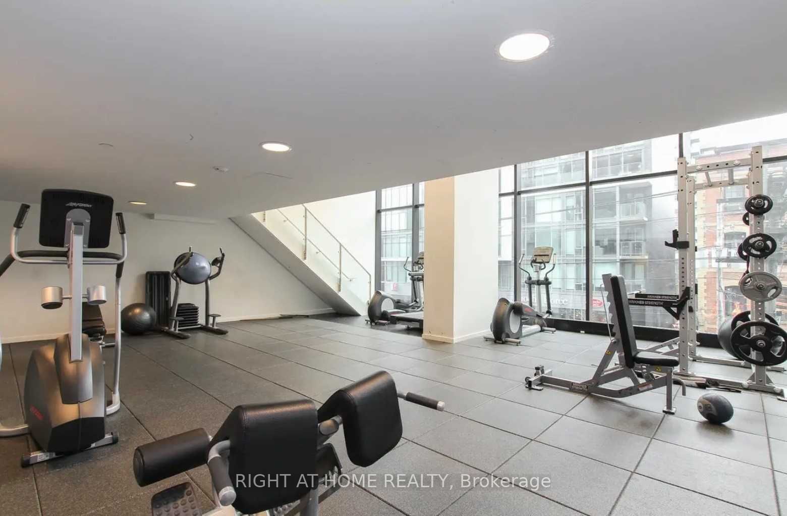 629 King St W, unit 729 for rent