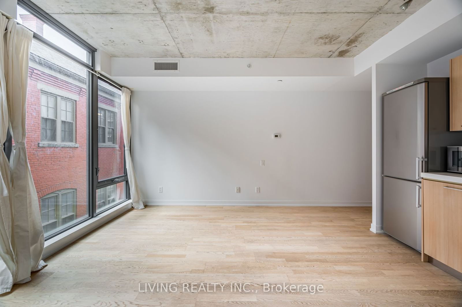 560 King St W, unit 323 for rent