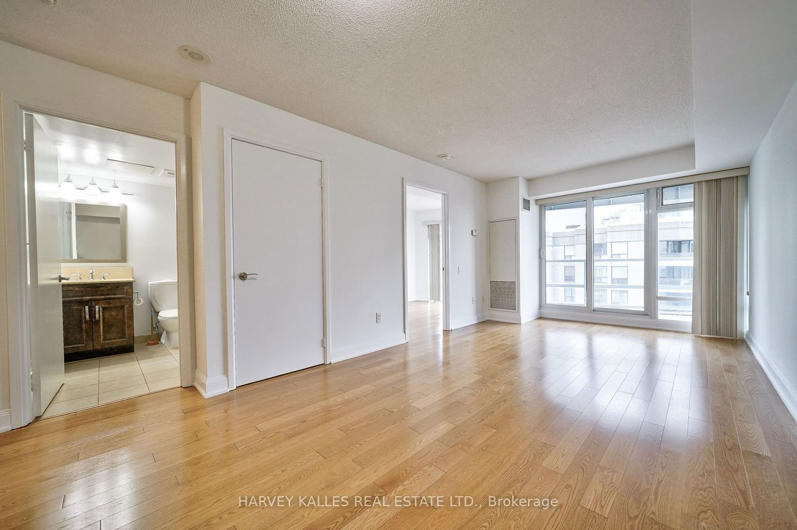 2181 Yonge St, unit 1612 for sale