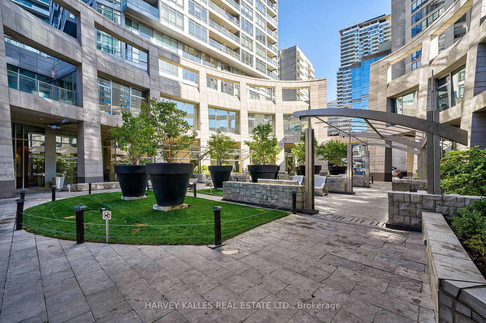 2181 Yonge St, unit 1612 for sale