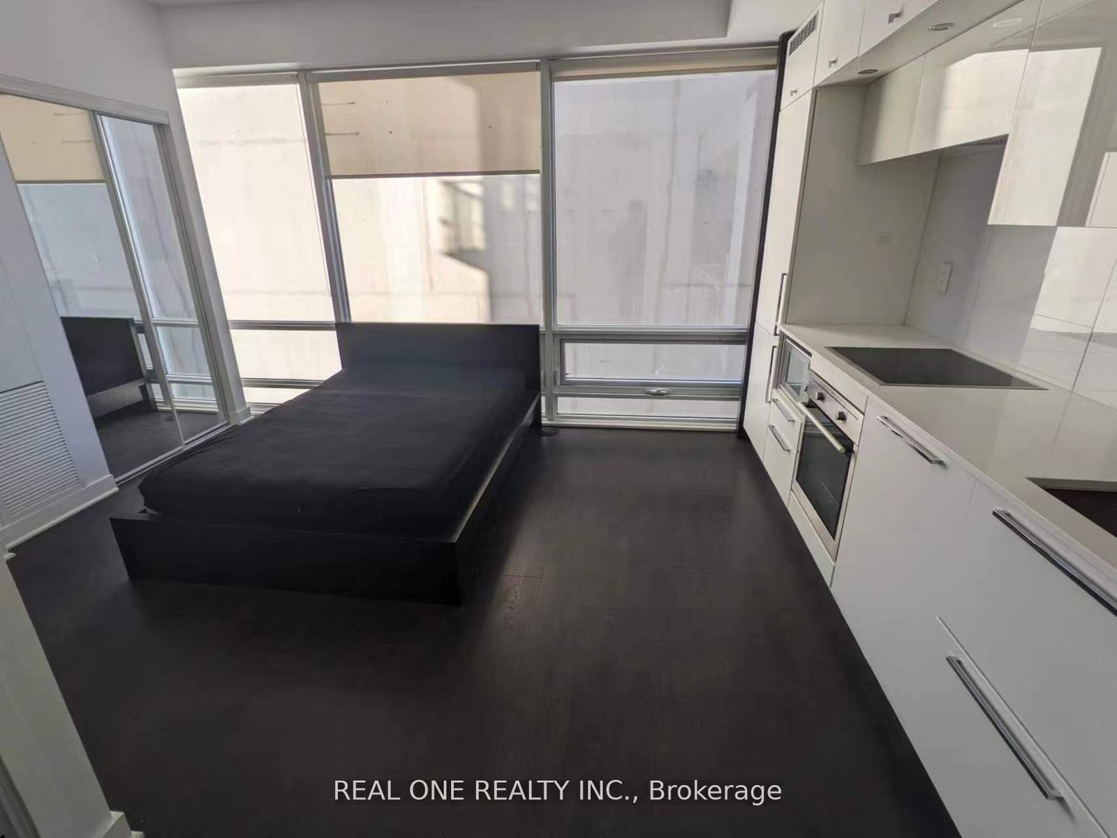 15 Grenville St, unit 1004 for rent