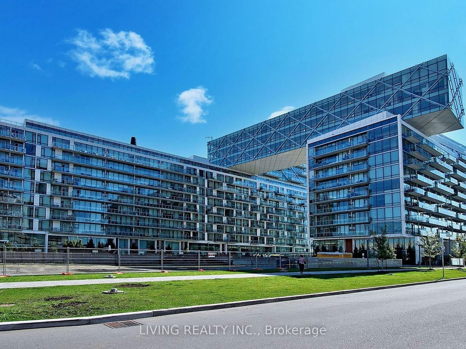 39 Queens Quay E, unit 940 for sale