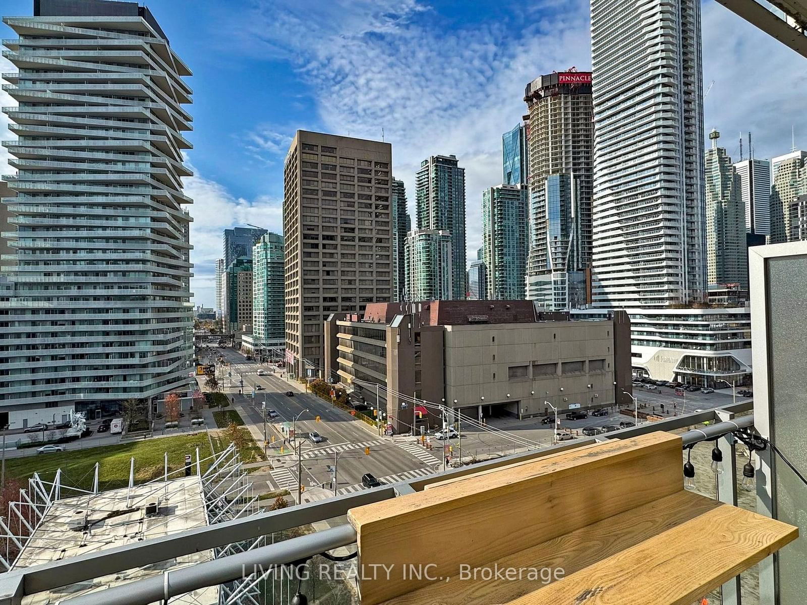 39 Queens Quay E, unit 940 for sale