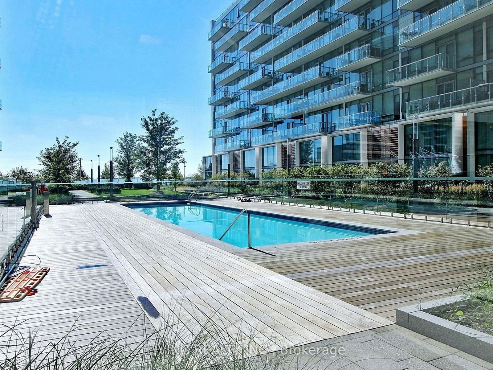 39 Queens Quay E, unit 940 for sale