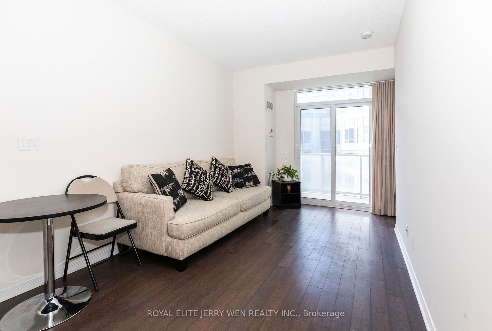 352 Front St W, unit 1821 for rent