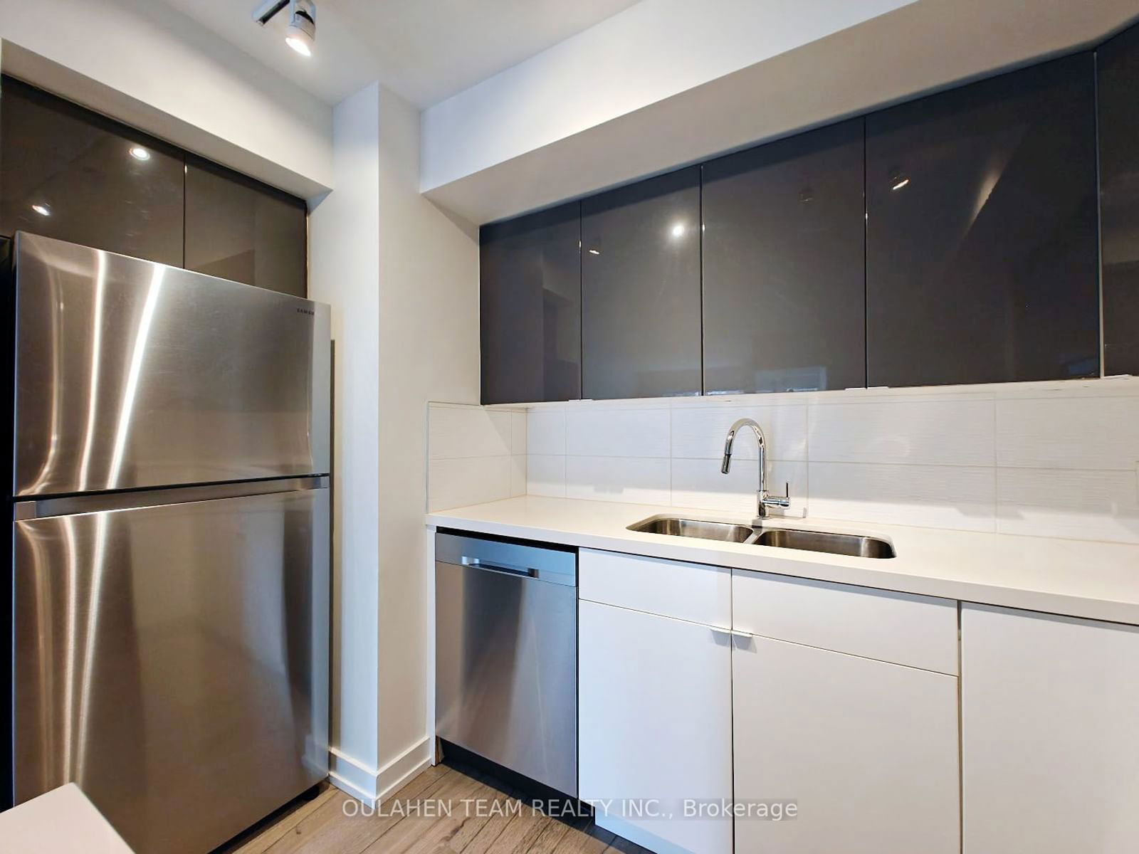 25 The Esplanade, unit 811 for rent