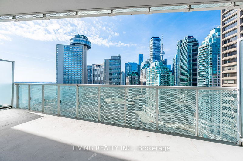 15 Queens Quay E, unit 1405 for sale