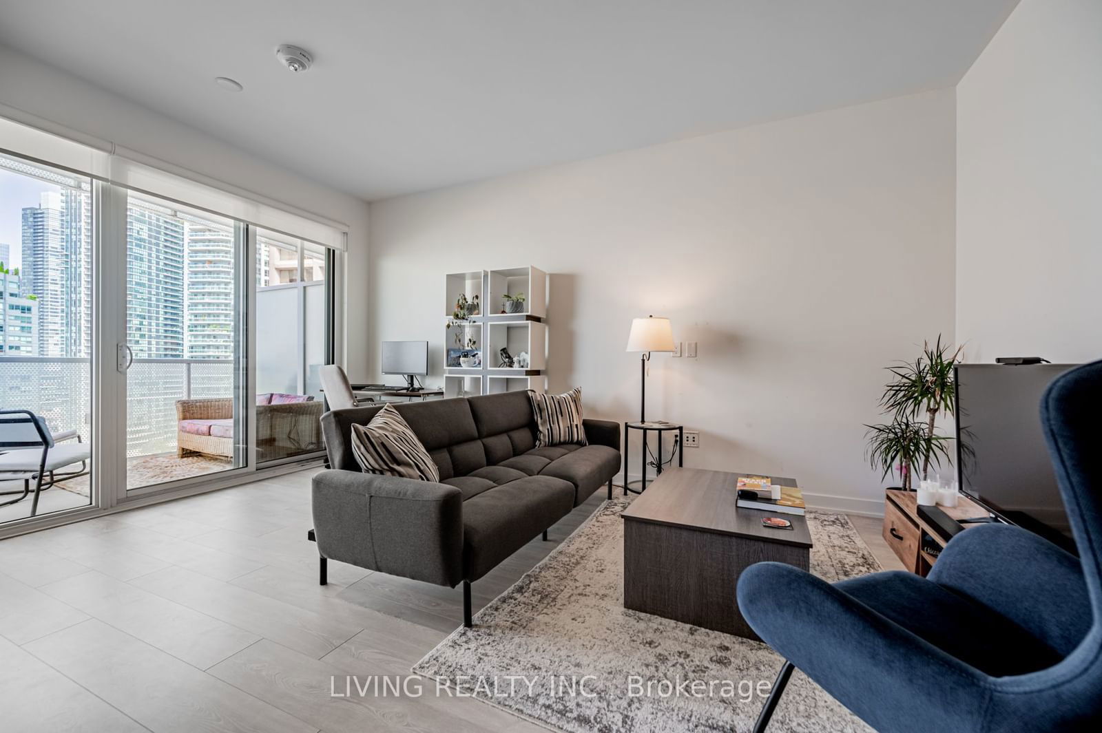 15 Queens Quay E, unit 1405 for sale