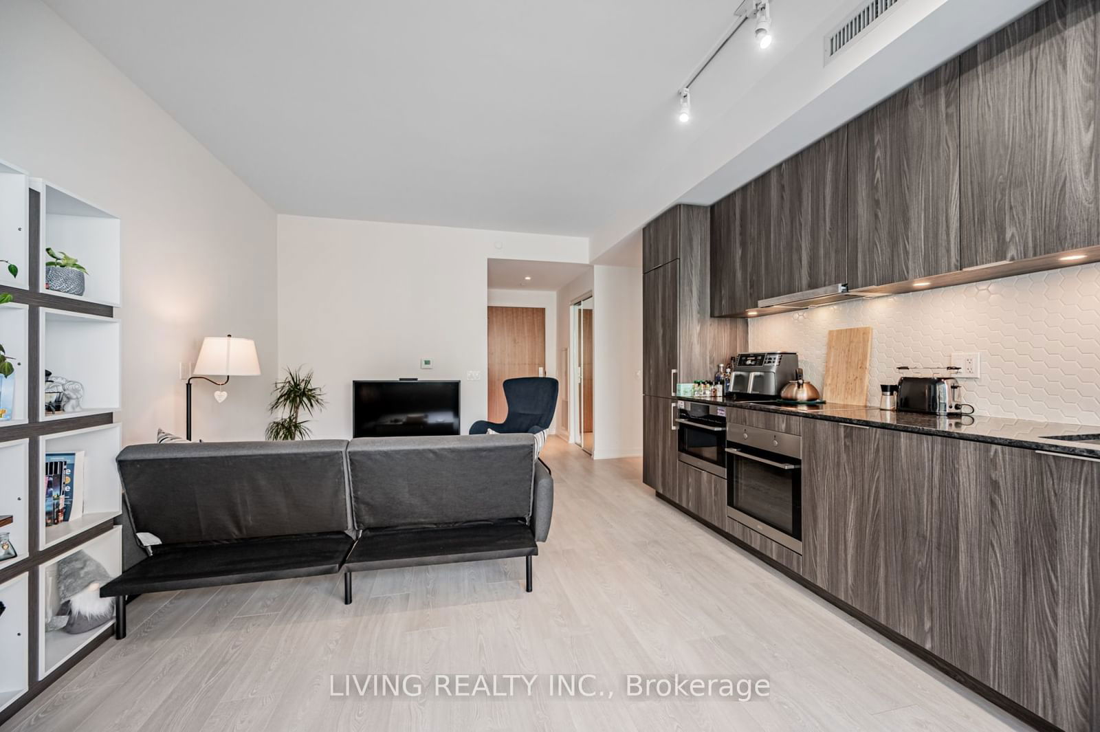 15 Queens Quay E, unit 1405 for sale