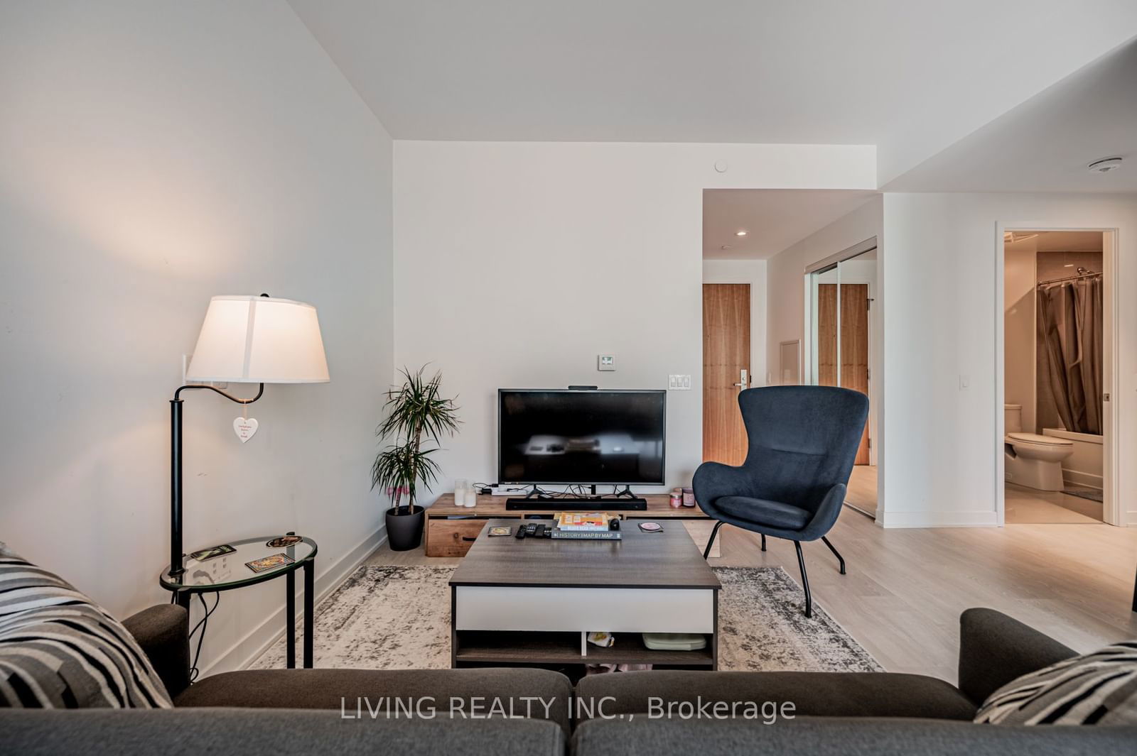 15 Queens Quay E, unit 1405 for sale