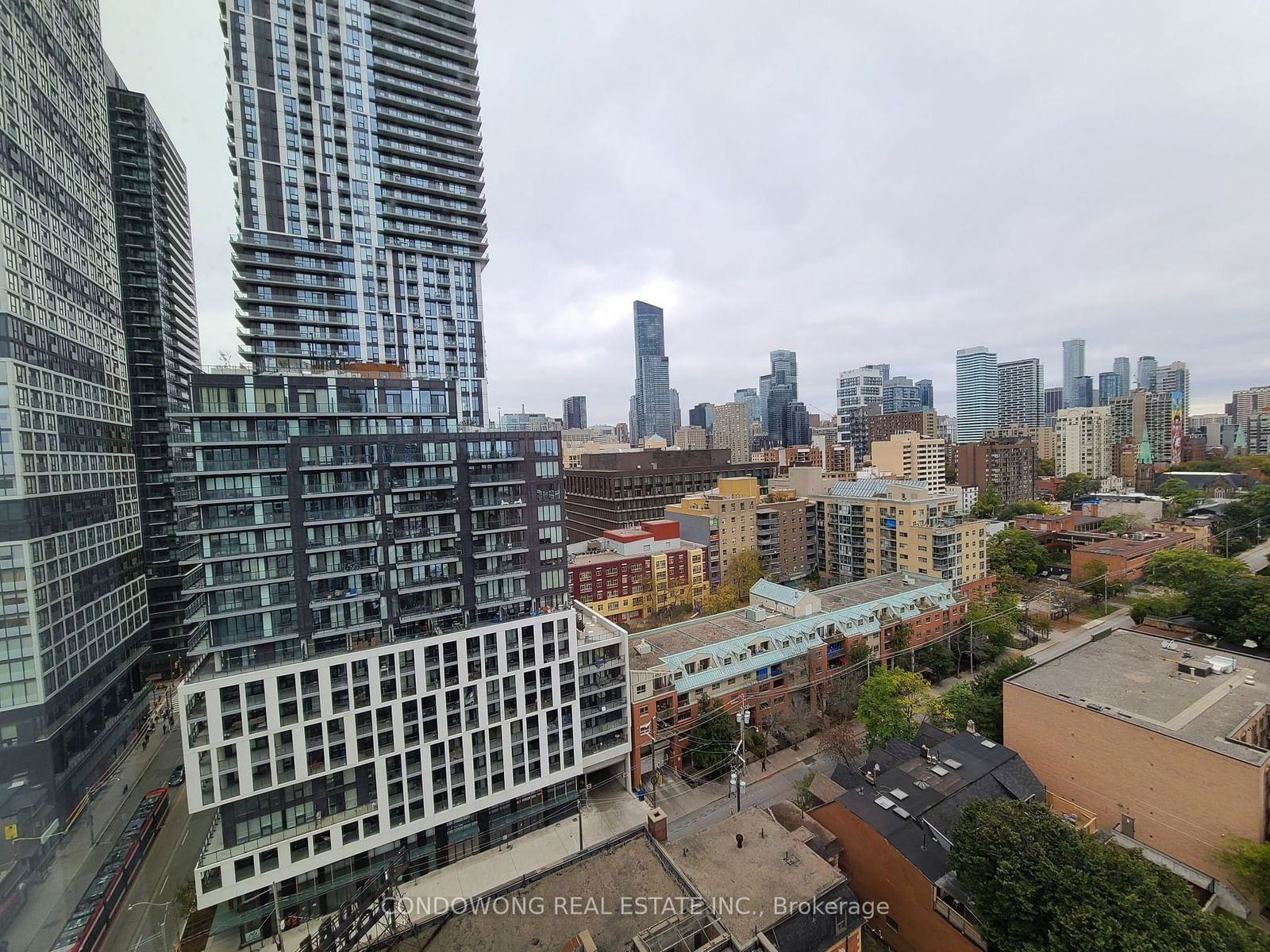 219 Dundas St E, unit 2010 for rent