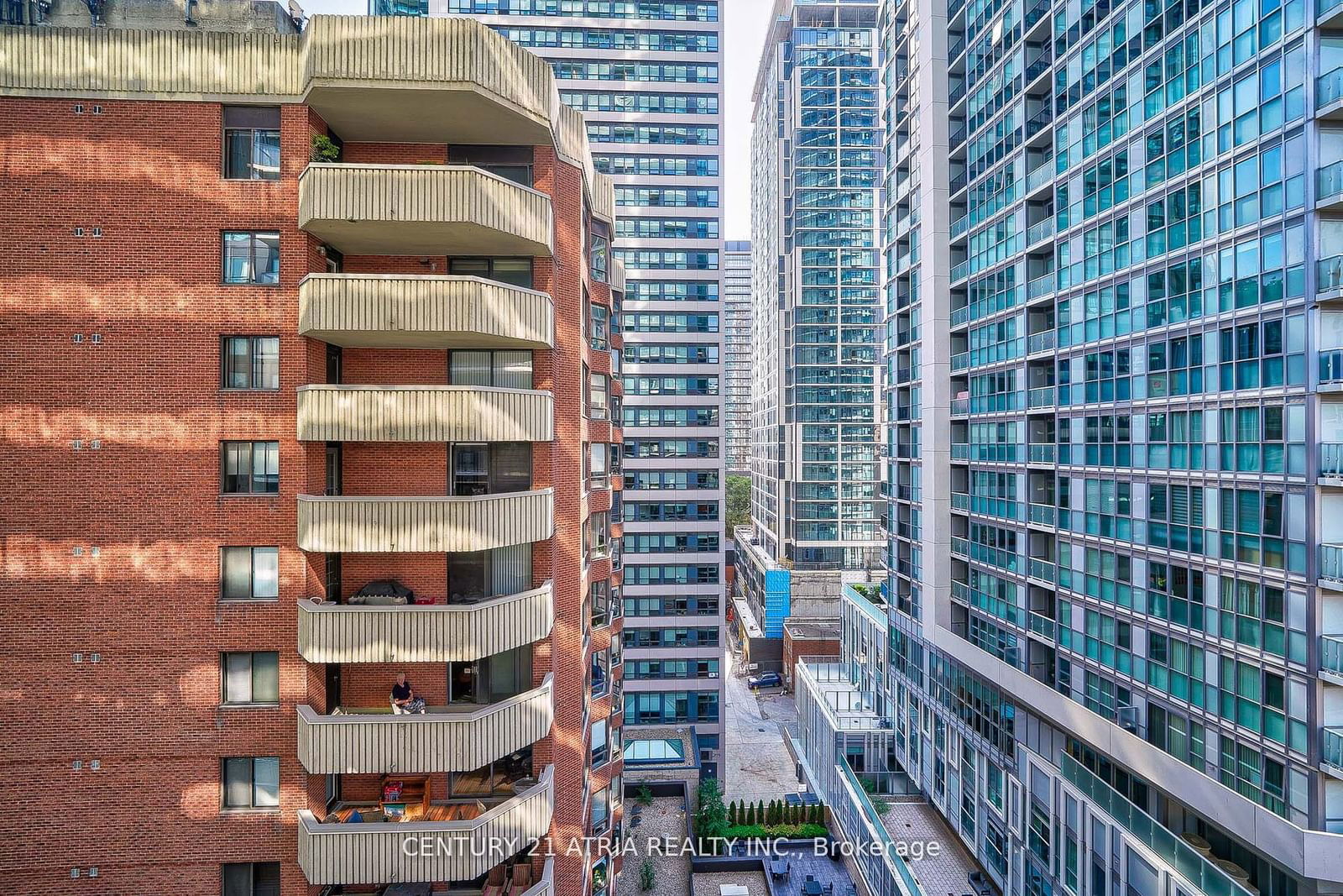 159 Dundas St E, unit 1002 for rent