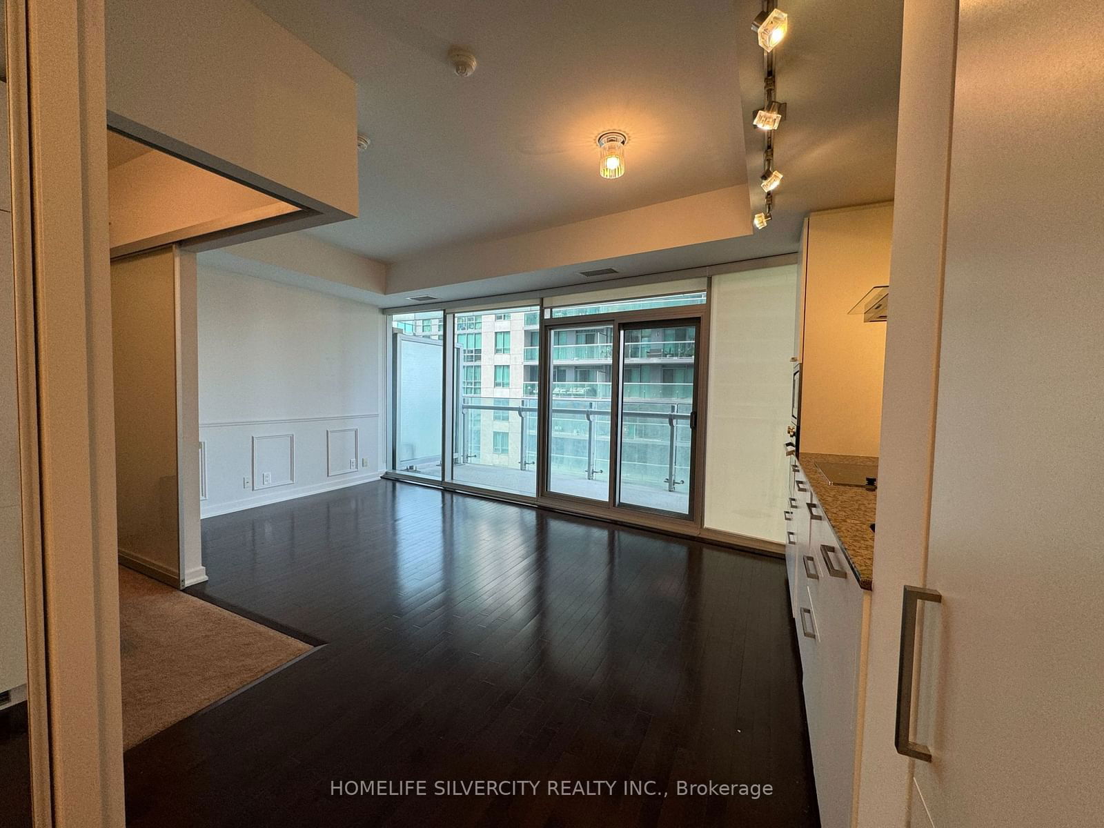 12 York St, unit 1306 for rent