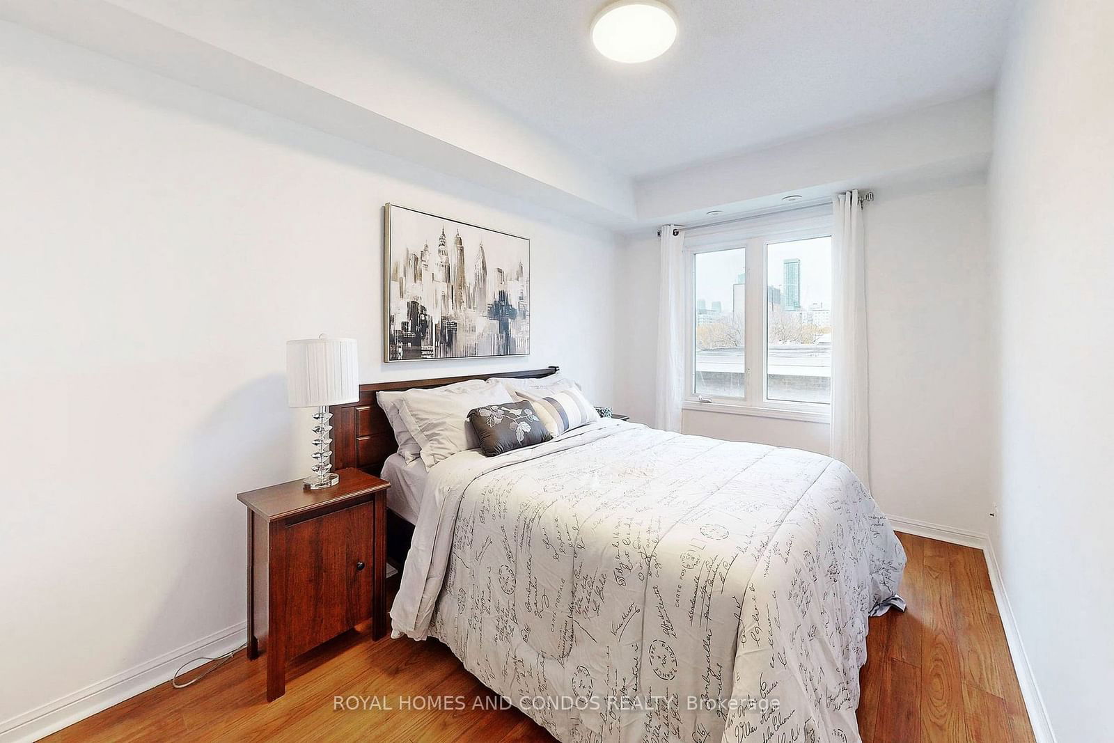 60 Carr St, unit Th5 for sale