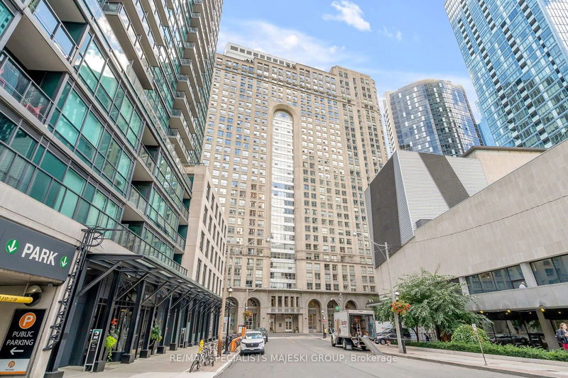 25 The Esplanade, unit 813 for rent