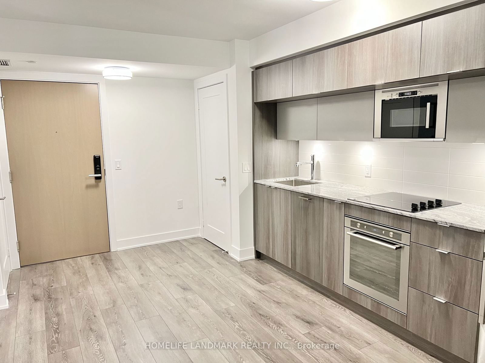 585 Bloor St E, unit 2121 for rent