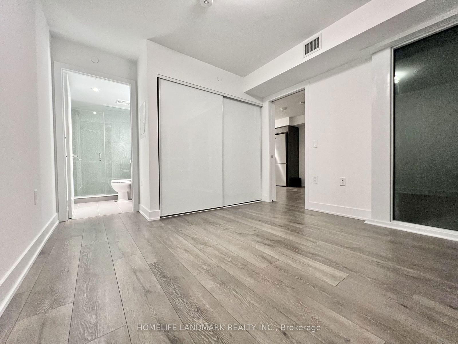 585 Bloor St E, unit 2121 for rent