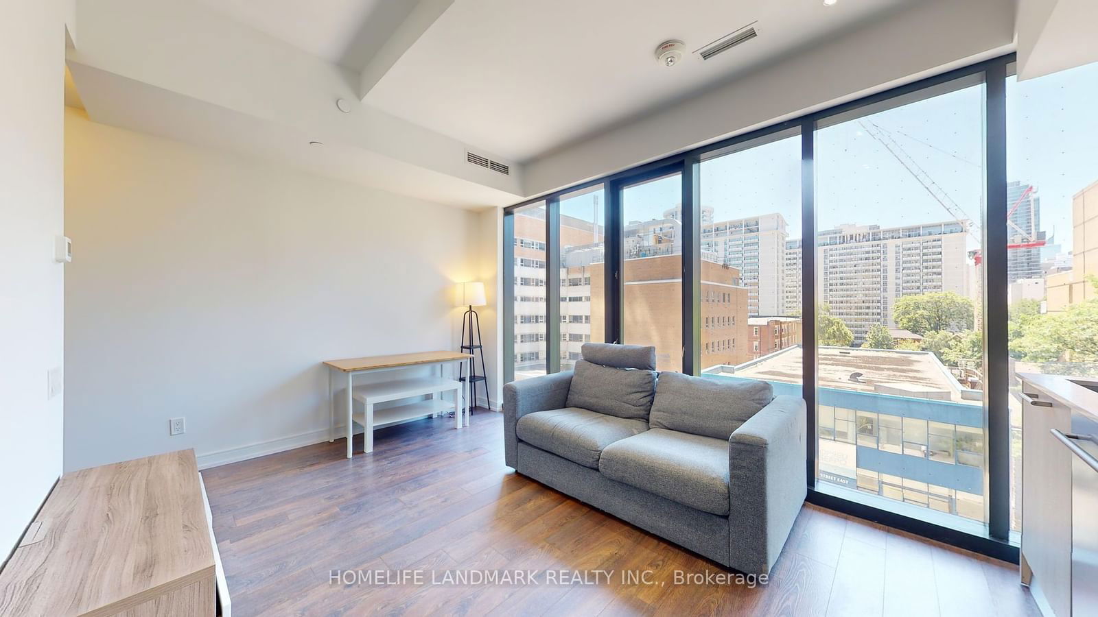 28 Wellesley St E, unit 403 for sale