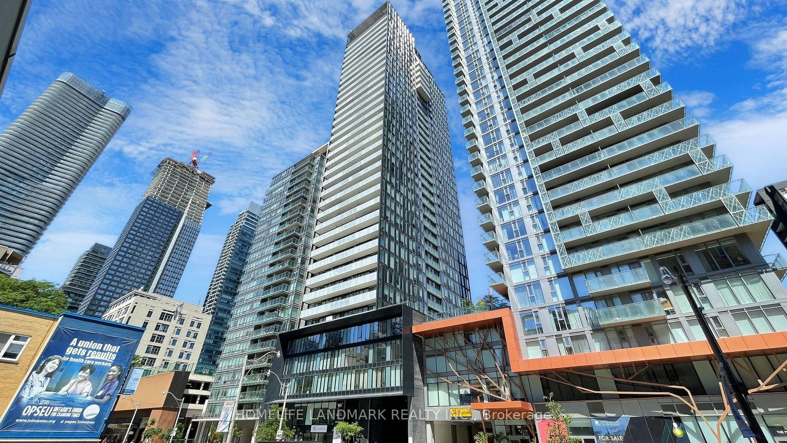 28 Wellesley St E, unit 403 for sale