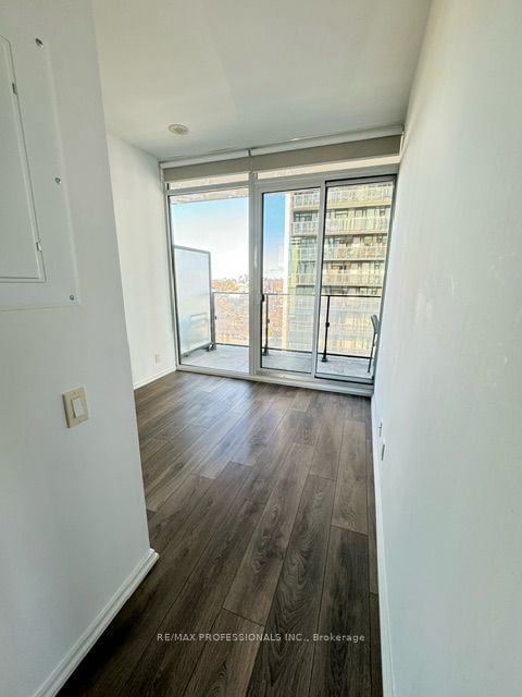 125 Peter St, unit 1708 for rent