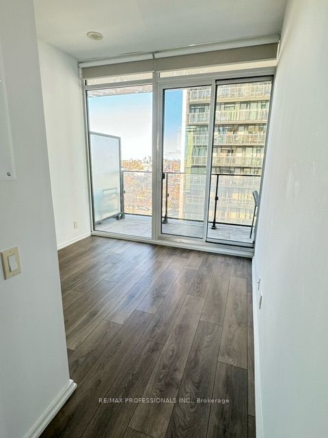 125 Peter St, unit 1708 for rent