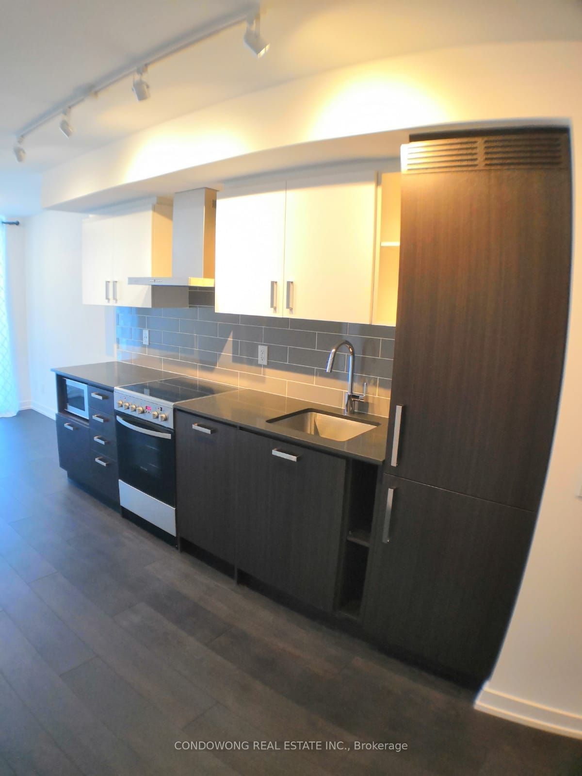 125 Redpath Ave E, unit 717 for rent