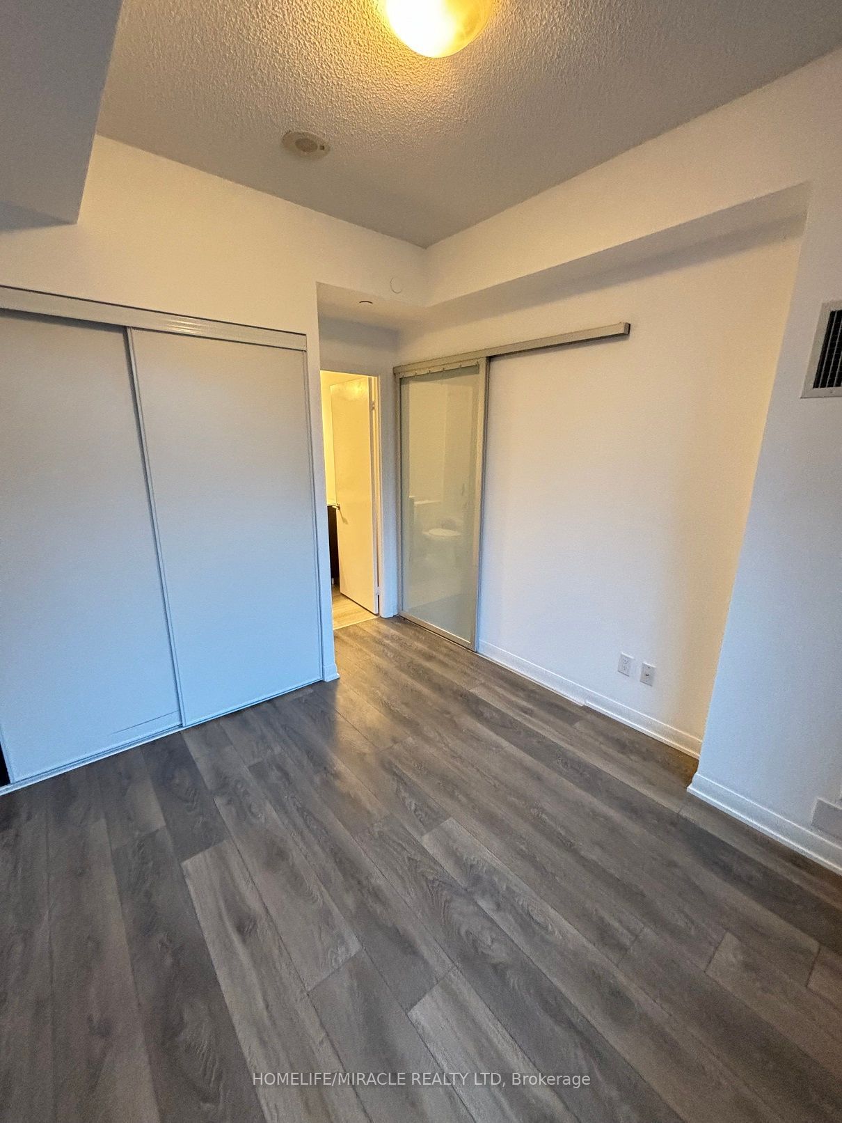 435 Richmond St W, unit 407 for rent