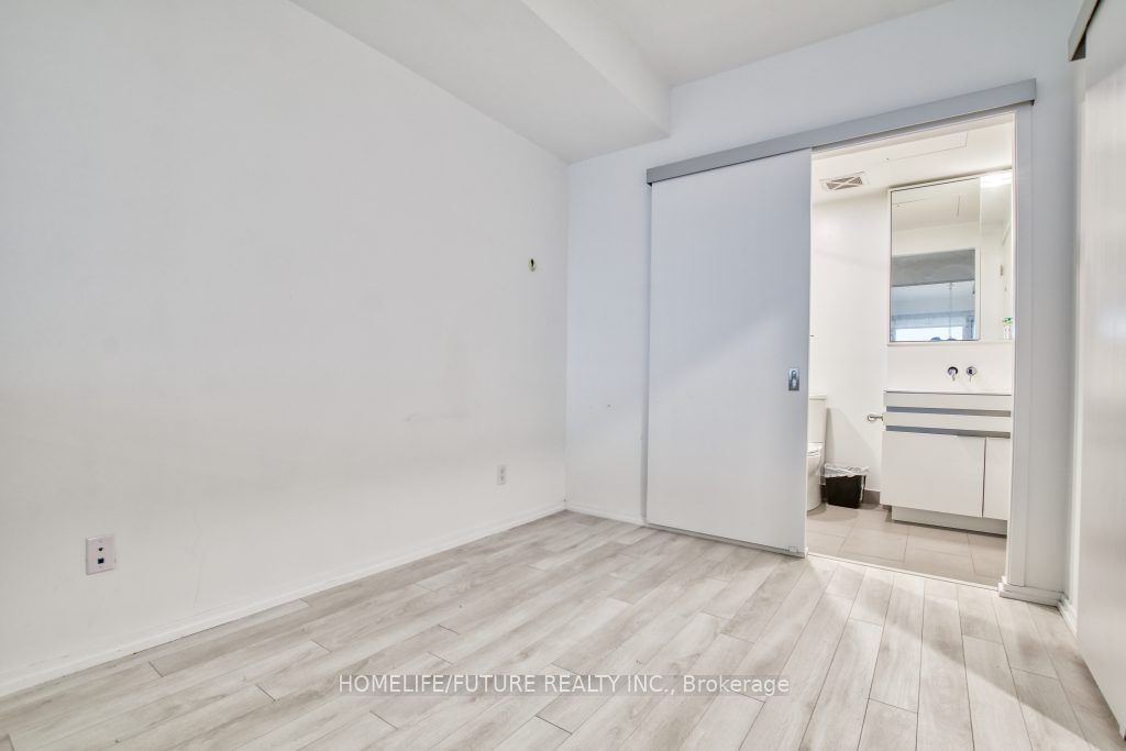 197 Yonge St, unit 3911 for rent