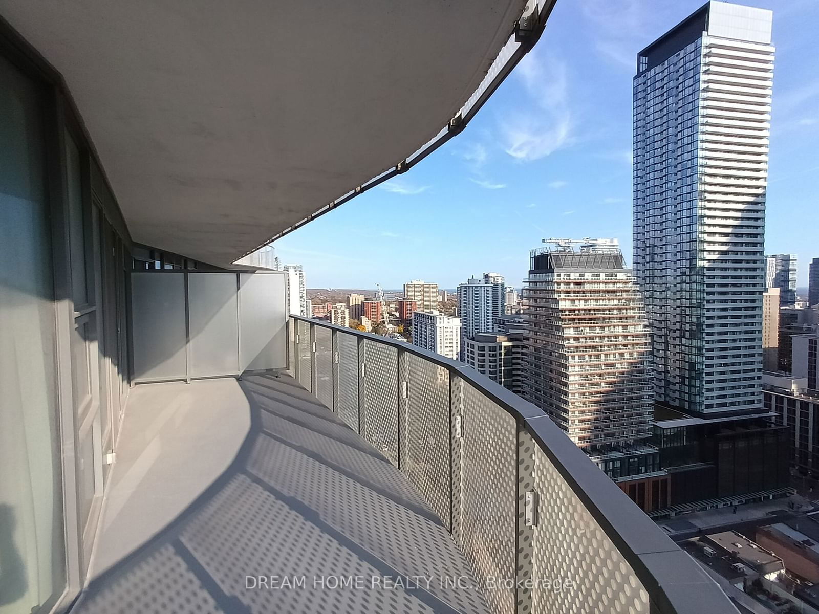 11 Wellesley St W, unit 2205 for rent