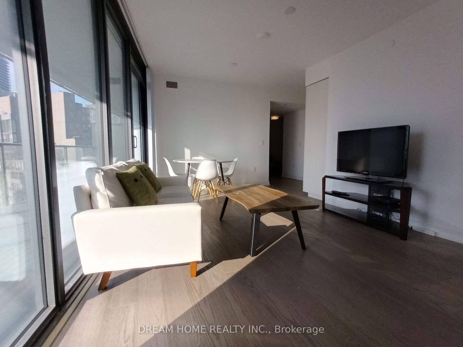 11 Wellesley St W, unit 2205 for rent