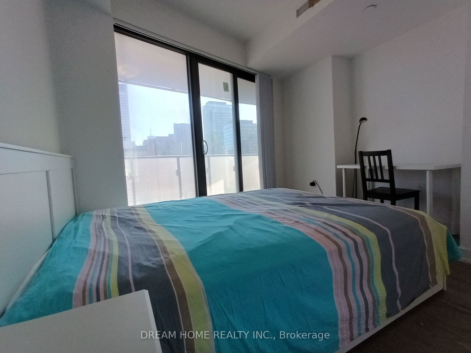 11 Wellesley St W, unit 2205 for rent