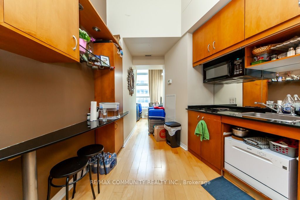 1 King St W, unit 1601 for sale