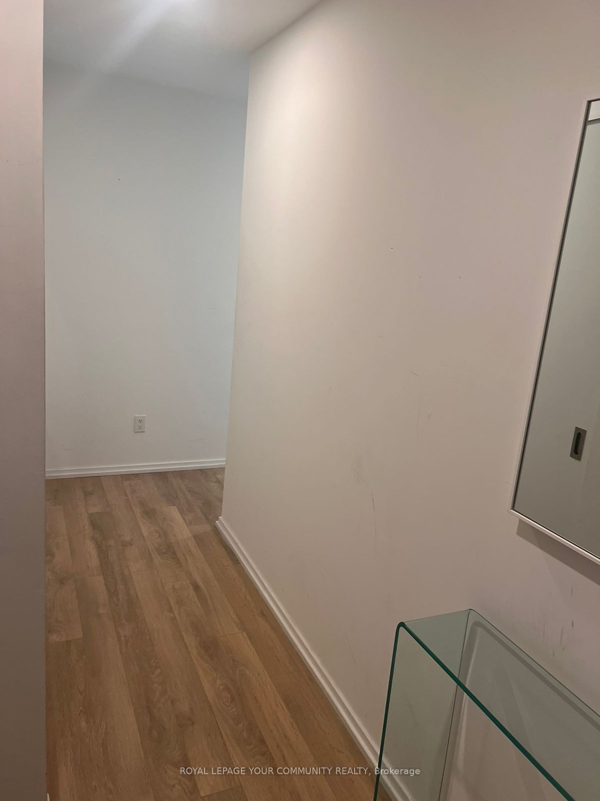 197 Yonge St, unit 4705 for rent