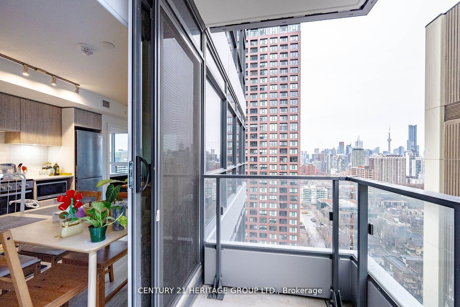 395 Bloor St E, unit 2102 for rent