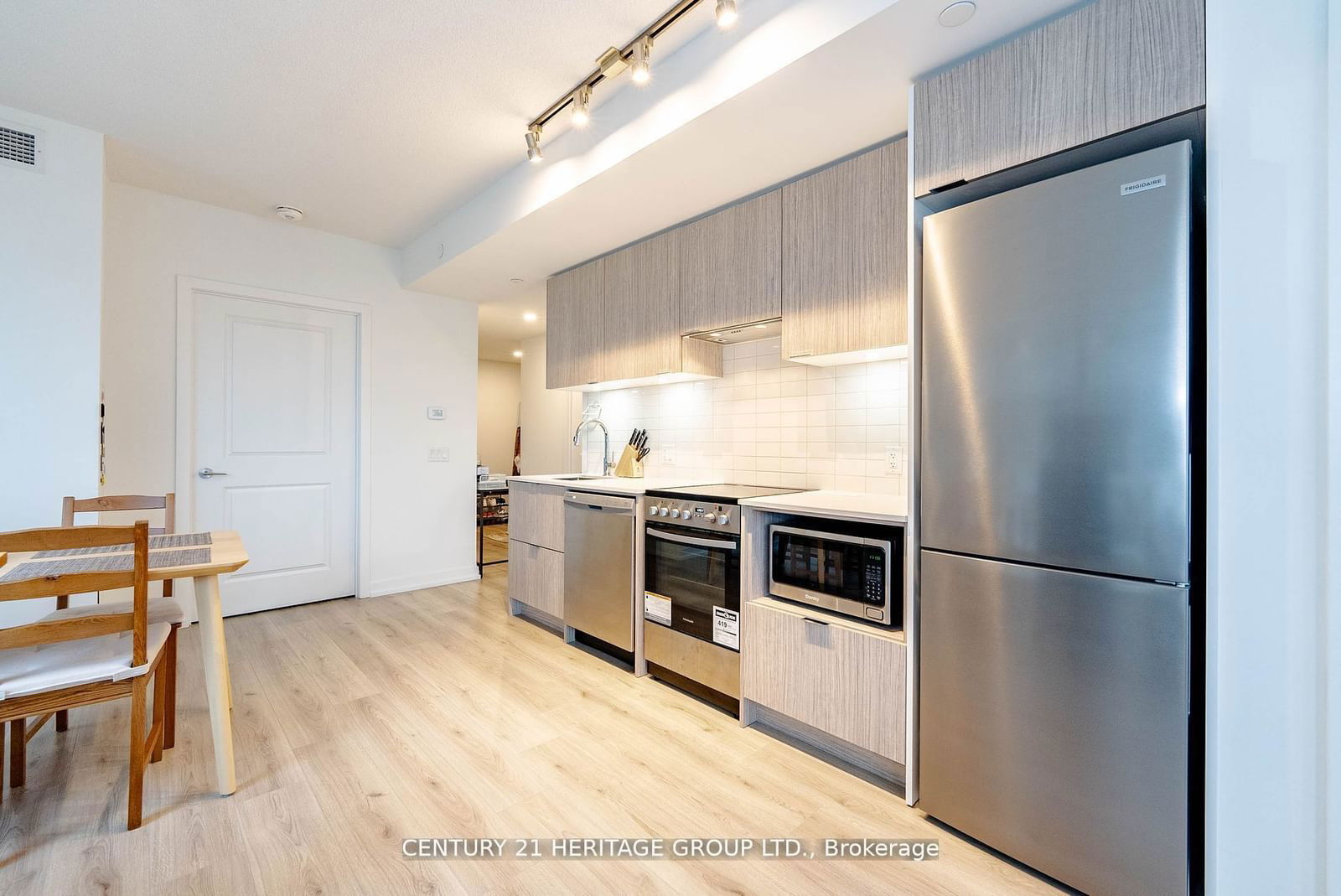 395 Bloor St E, unit 2102 for rent