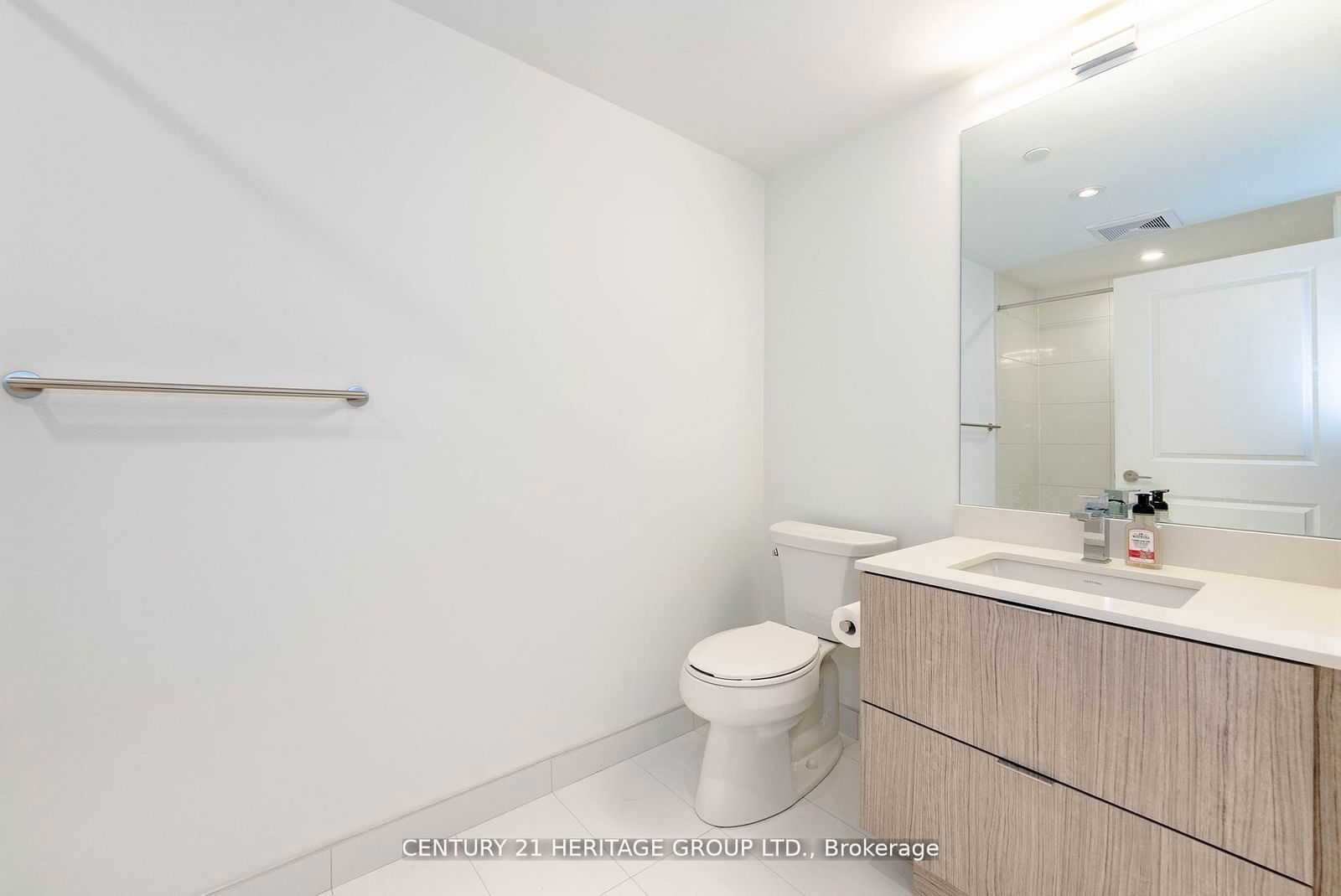 395 Bloor St E, unit 2102 for rent