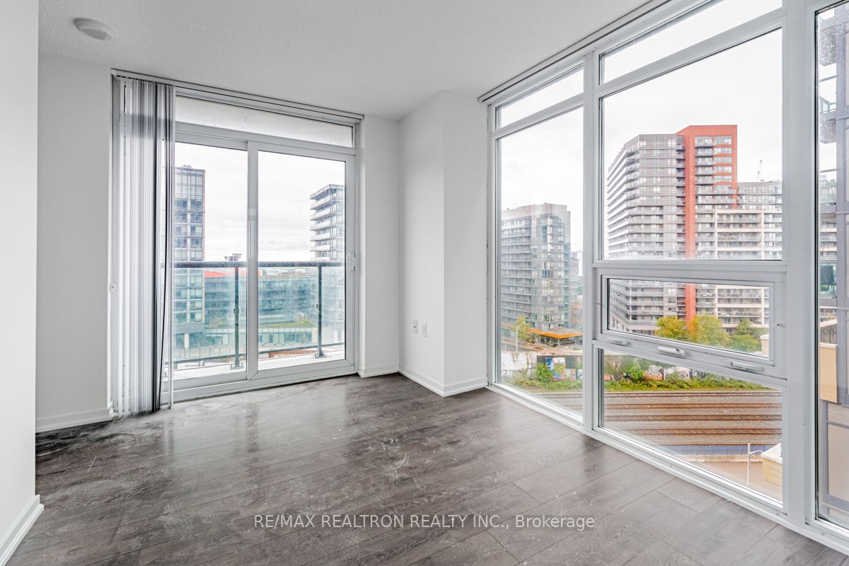 36 Lisgar St E, unit 1015E for rent