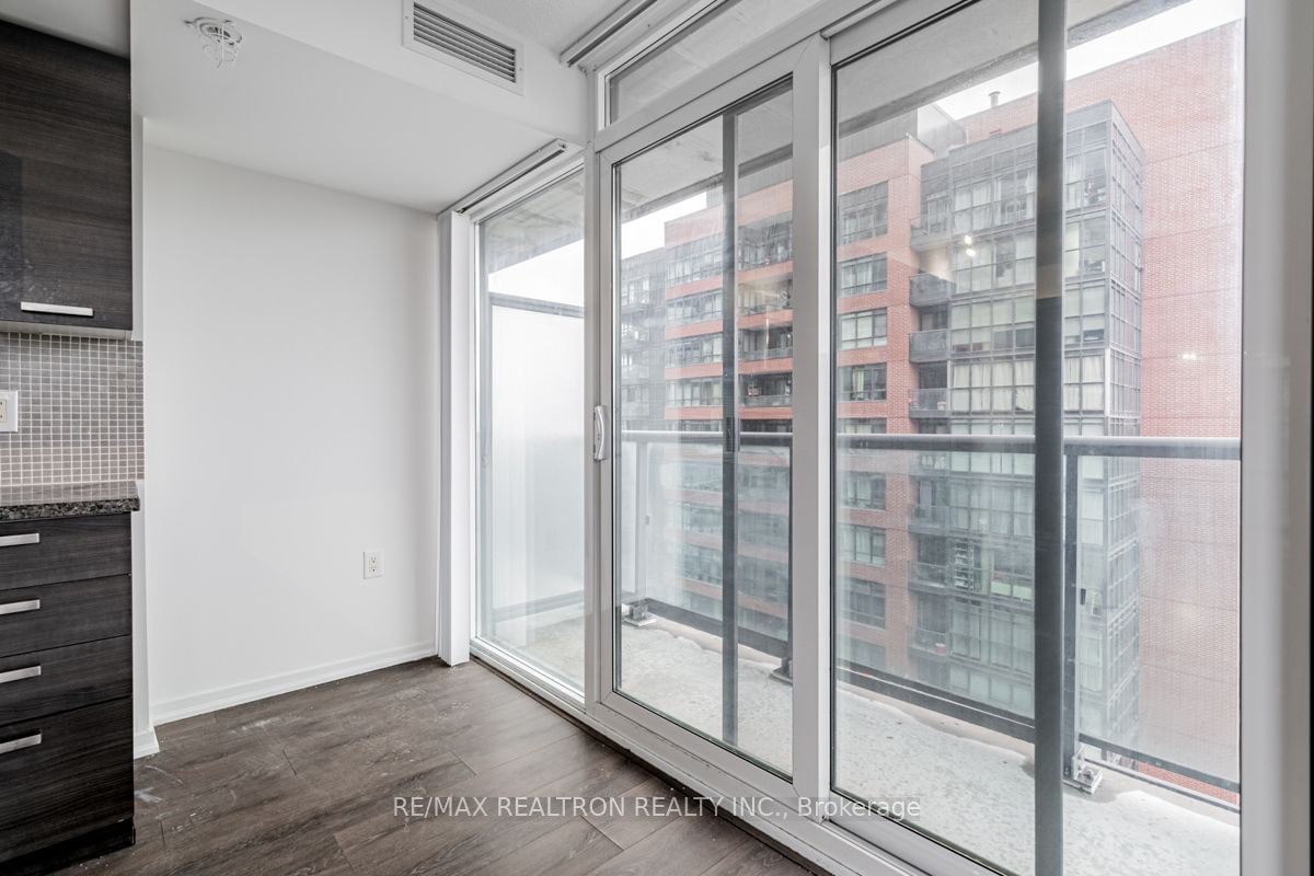 36 Lisgar St E, unit 1015E for rent