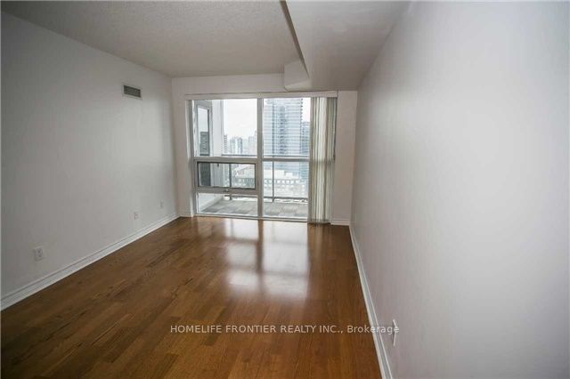 763 Bay St, unit 3004 for rent