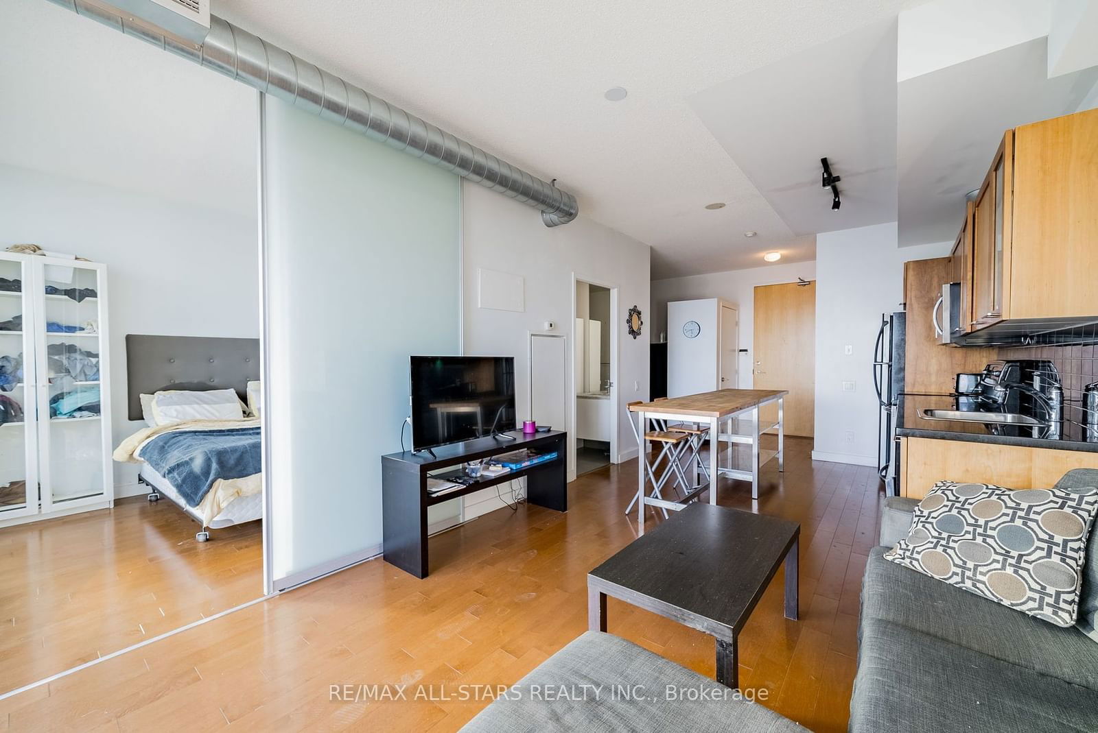 33 Mill St, unit 2105 for sale