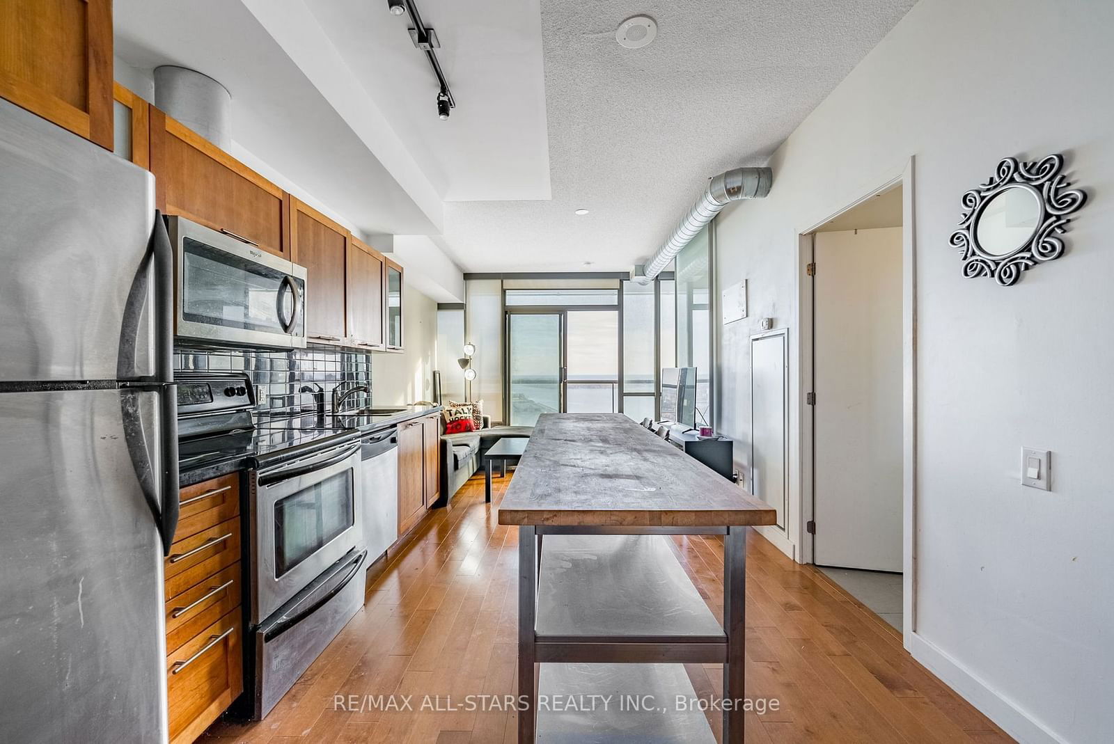 33 Mill St, unit 2105 for sale