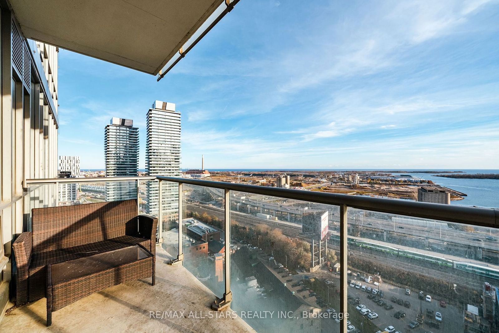 33 Mill St, unit 2105 for sale