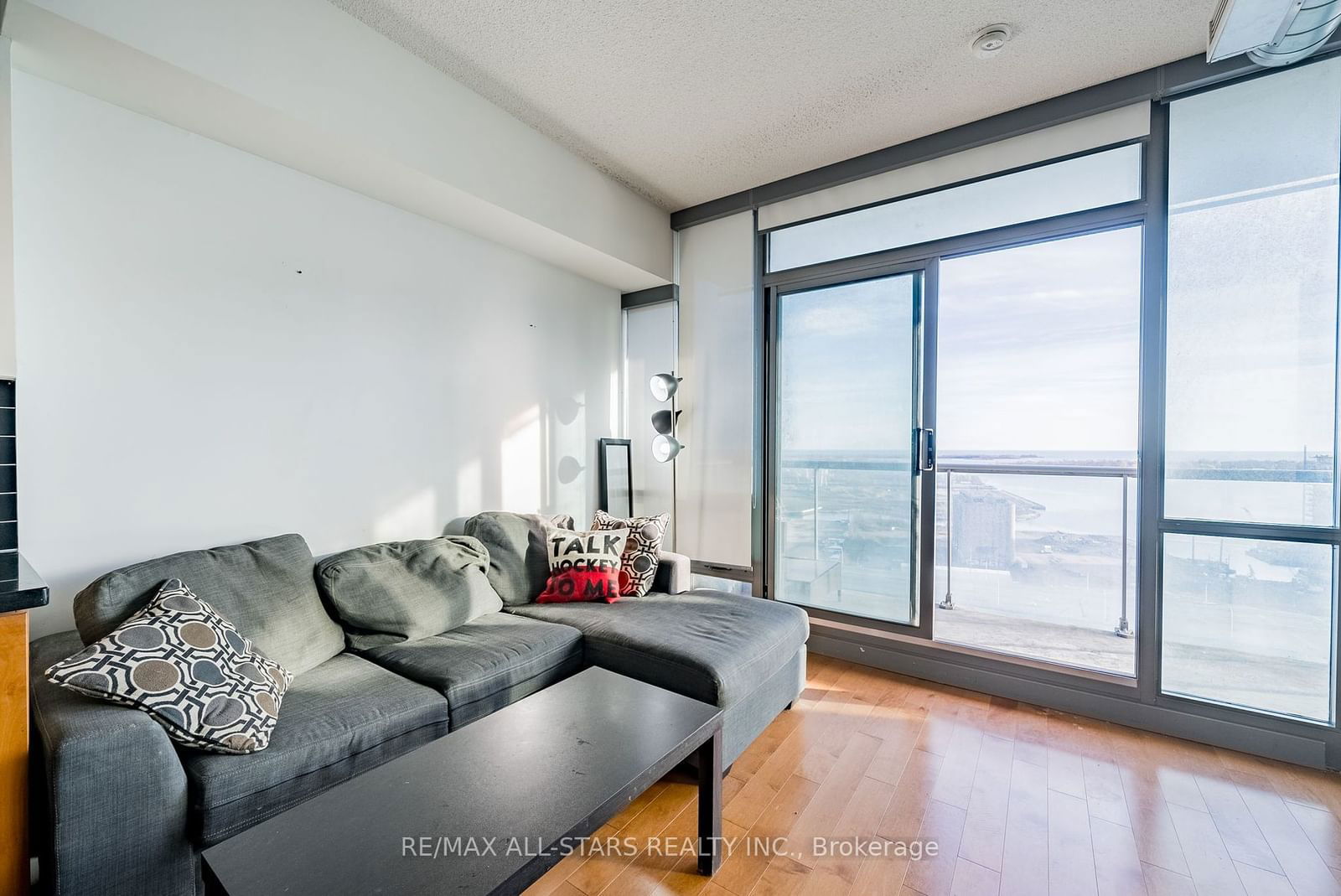 33 Mill St, unit 2105 for sale