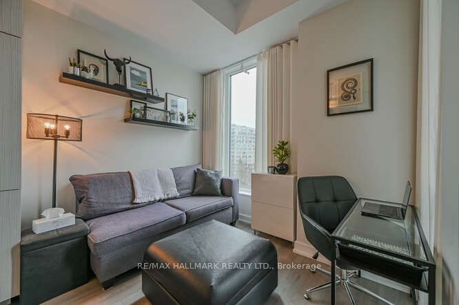 6 Parkwood Ave, unit 611 for sale