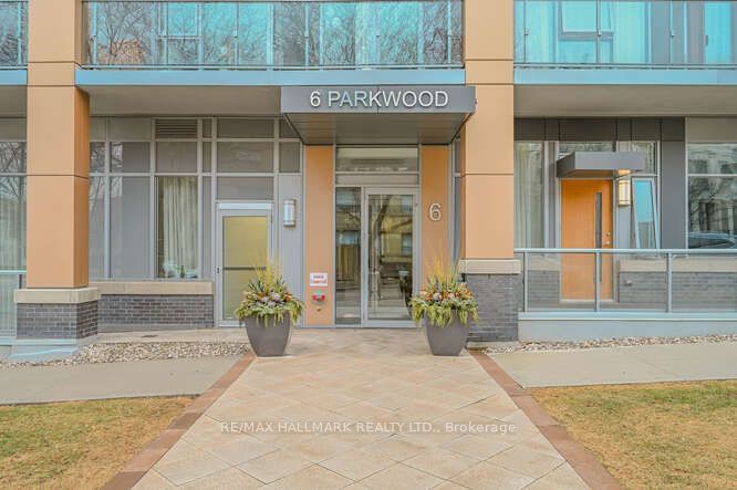 6 Parkwood Ave, unit 611 for sale