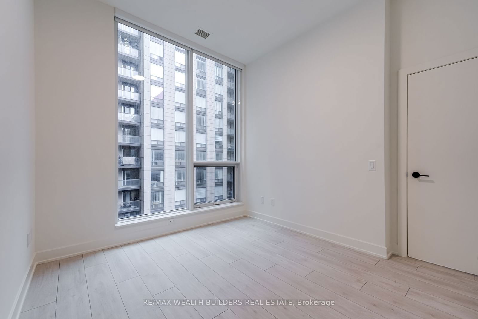 15 Mercer St, unit 822 for rent