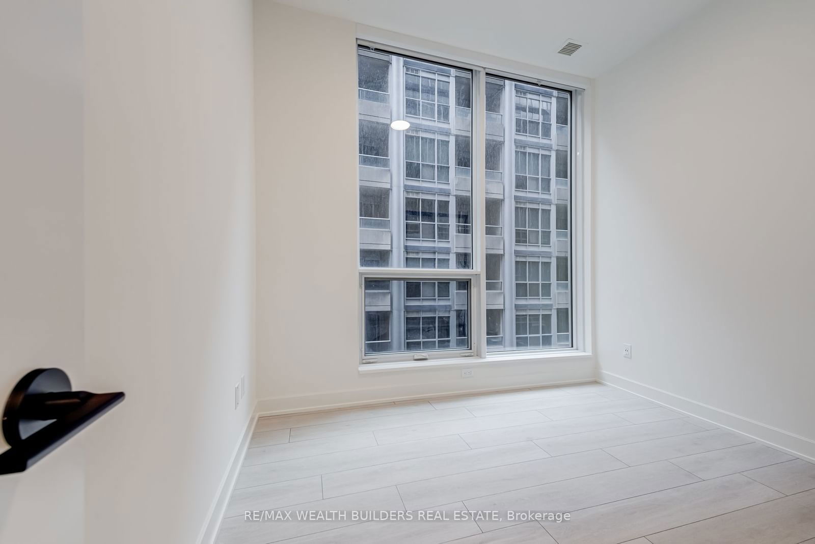 15 Mercer St, unit 822 for rent