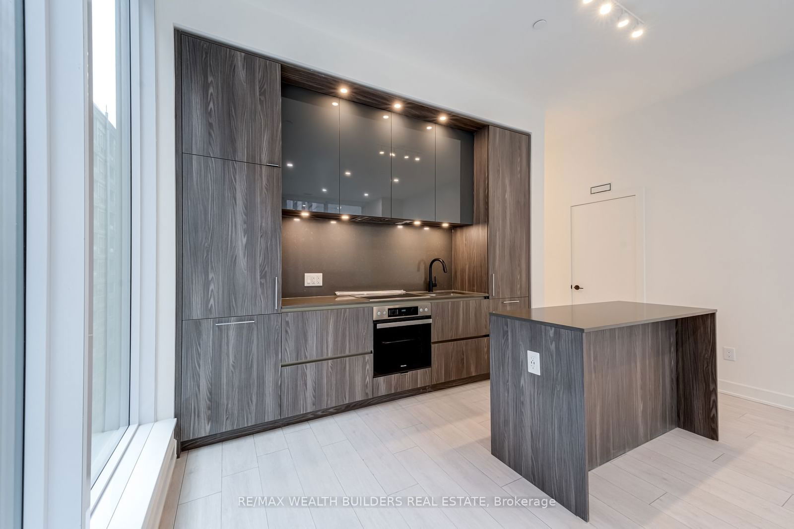 15 Mercer St, unit 822 for rent