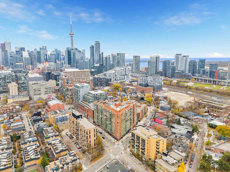 801 King St W, unit 802 for sale